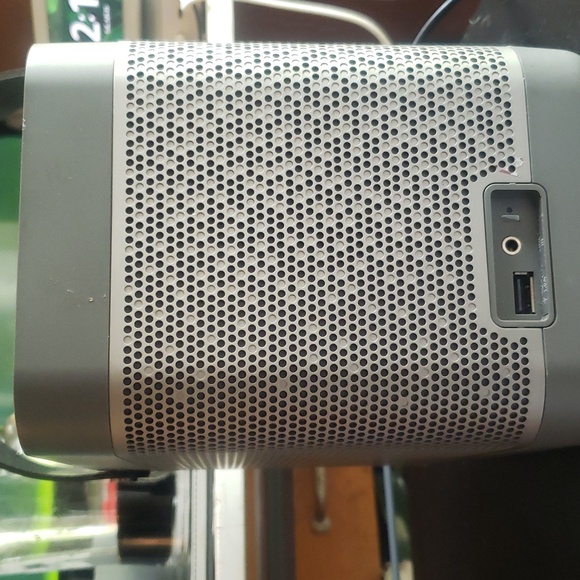 BANG & OLUFSEN BEOLIT 12 PORTABLE BLUETOOTH SPEAKER | STONE GREY. - Picture 3 of 6